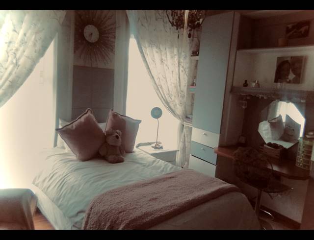 5 BEDROOM HOUSE FOR SALE IN DERSLEY